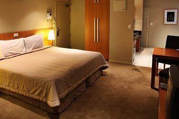 The Poplars Apartment Hotel Christchurch Bagian luar foto